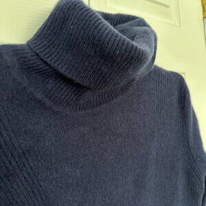 100% Cashmere Flared Turtleneck Dark Blue Sweater - Size L